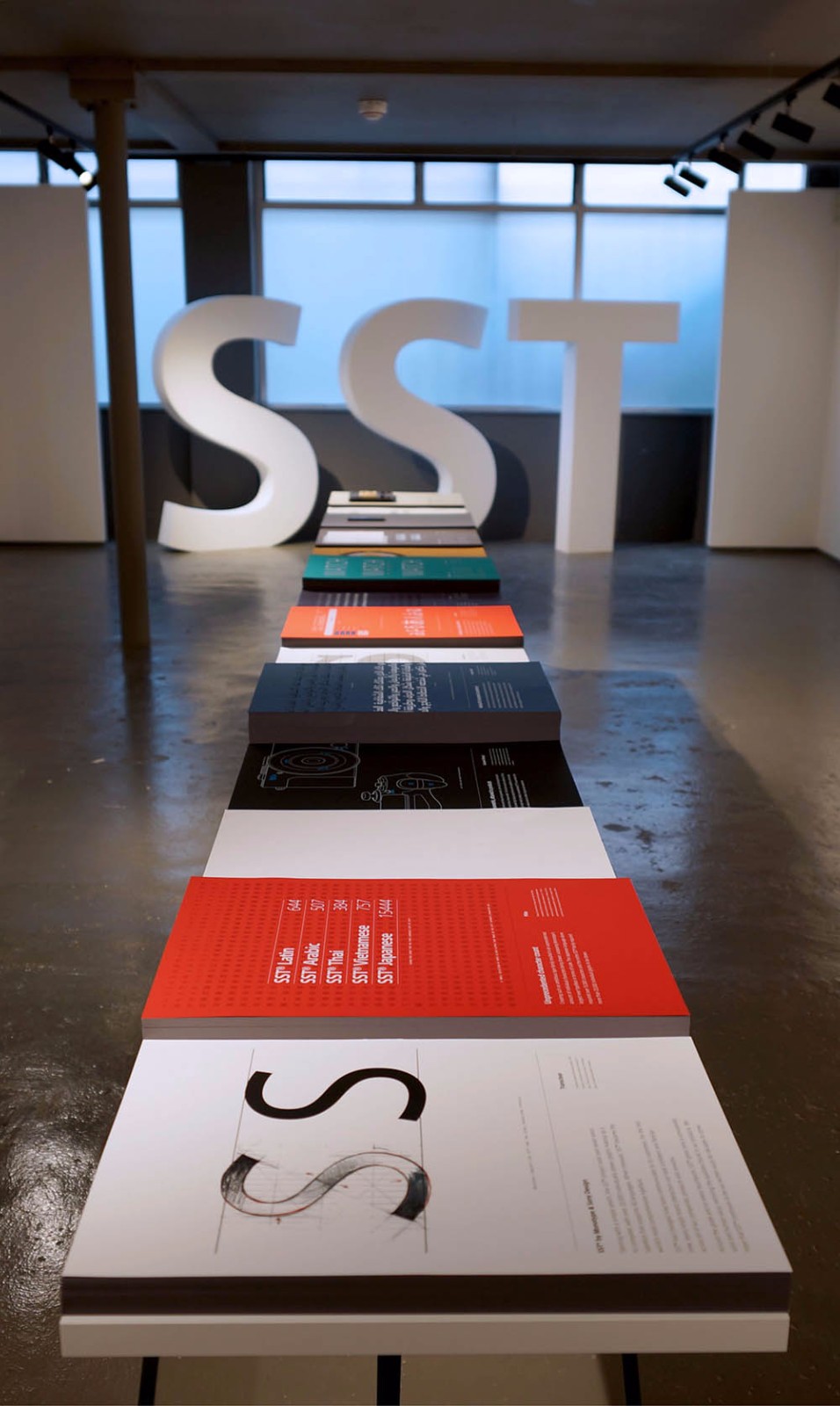 蒙纳和索尼联合设计的品牌字体：SST字体11.jpg